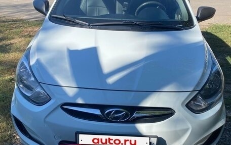 Hyundai Solaris II рестайлинг, 2013 год, 800 000 рублей, 13 фотография