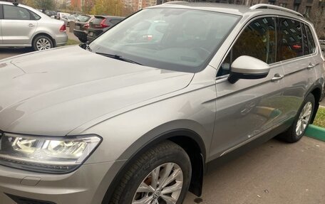 Volkswagen Tiguan II, 2017 год, 1 950 000 рублей, 2 фотография