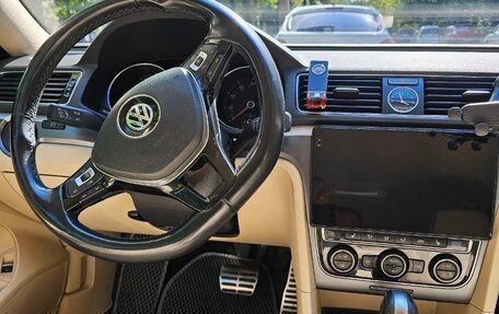 Volkswagen Passat B8 рестайлинг, 2017 год, 1 850 000 рублей, 11 фотография