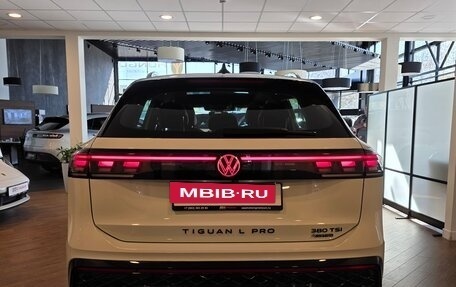 Volkswagen Tiguan, 2025 год, 4 950 000 рублей, 3 фотография