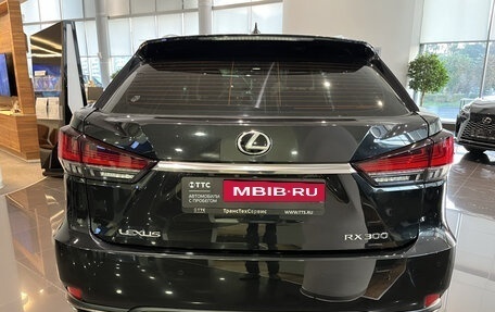 Lexus RX IV рестайлинг, 2021 год, 4 494 000 рублей, 10 фотография