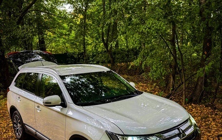Mitsubishi Outlander III рестайлинг 3, 2016 год, 1 750 000 рублей, 6 фотография