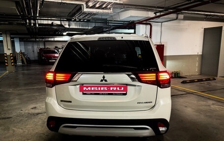 Mitsubishi Outlander III рестайлинг 3, 2016 год, 1 750 000 рублей, 7 фотография