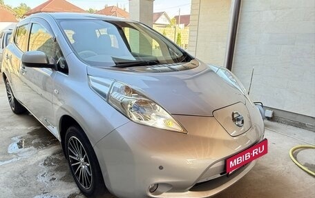 Nissan Leaf I, 2013 год, 590 000 рублей, 2 фотография