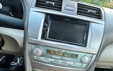 Toyota Camry, 2006 год, 1 050 000 рублей, 6 фотография