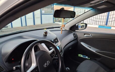 Hyundai Solaris II рестайлинг, 2013 год, 900 000 рублей, 6 фотография