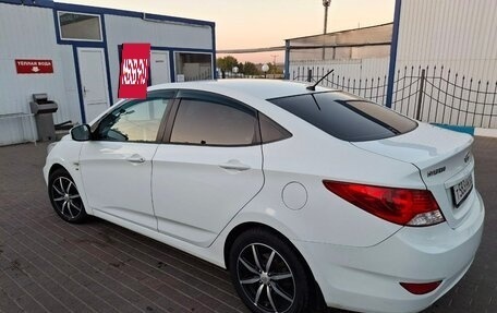 Hyundai Solaris II рестайлинг, 2013 год, 900 000 рублей, 8 фотография