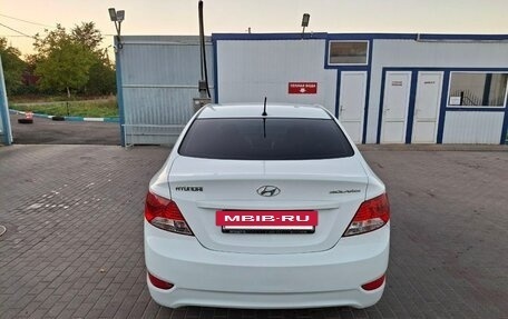 Hyundai Solaris II рестайлинг, 2013 год, 900 000 рублей, 4 фотография