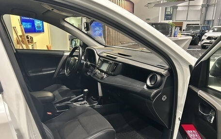 Toyota RAV4, 2016 год, 2 879 000 рублей, 15 фотография