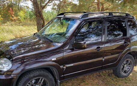 Chevrolet Niva I рестайлинг, 2010 год, 530 000 рублей, 2 фотография