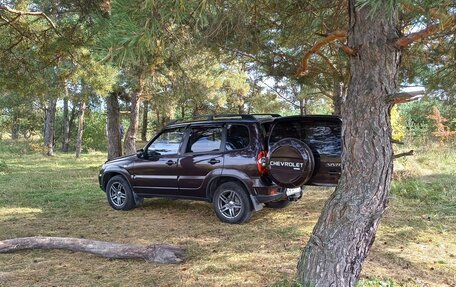 Chevrolet Niva I рестайлинг, 2010 год, 530 000 рублей, 6 фотография