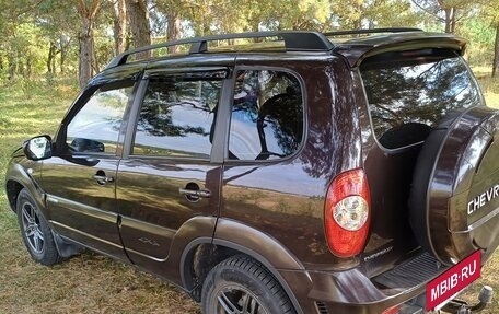 Chevrolet Niva I рестайлинг, 2010 год, 530 000 рублей, 3 фотография