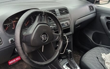 Volkswagen Polo VI (EU Market), 2018 год, 800 000 рублей, 5 фотография