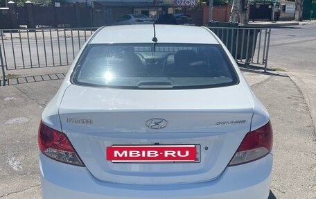 Hyundai Solaris II рестайлинг, 2014 год, 800 000 рублей, 4 фотография