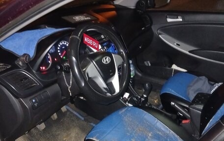 Hyundai Solaris II рестайлинг, 2011 год, 470 000 рублей, 2 фотография
