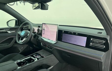 Volkswagen Tiguan, 2025 год, 4 935 000 рублей, 14 фотография