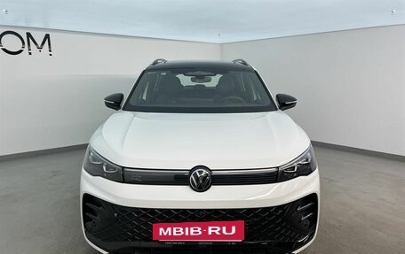 Volkswagen Tiguan, 2025 год, 4 935 000 рублей, 3 фотография