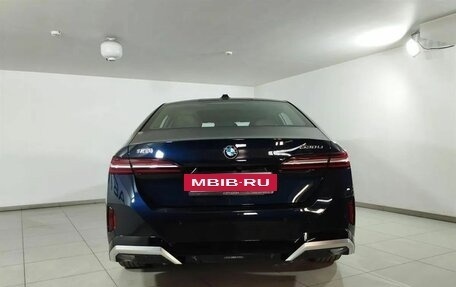 BMW 5 серия, 2024 год, 8 041 000 рублей, 3 фотография