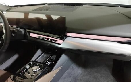 BMW 5 серия, 2024 год, 8 041 000 рублей, 10 фотография