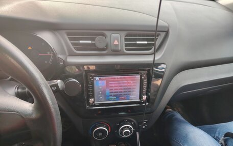 KIA Rio III рестайлинг, 2012 год, 650 000 рублей, 10 фотография