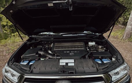 Toyota Land Cruiser 200, 2016 год, 6 100 000 рублей, 21 фотография