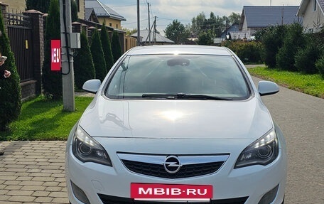 Opel Astra J, 2011 год, 860 000 рублей, 2 фотография