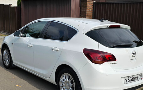 Opel Astra J, 2011 год, 860 000 рублей, 3 фотография