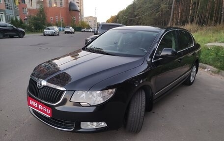 Skoda Superb III рестайлинг, 2011 год, 960 000 рублей, 1 фотография