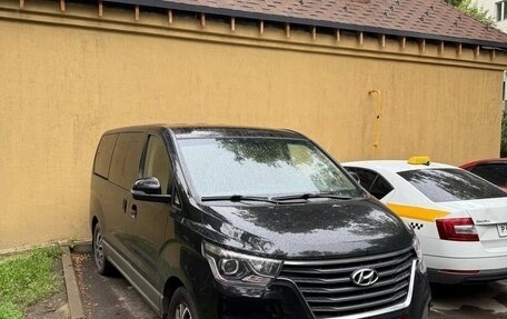 Hyundai H-1 II рестайлинг, 2021 год, 3 499 000 рублей, 2 фотография