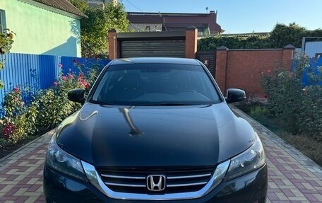 Honda Accord IX рестайлинг, 2013 год, 1 300 000 рублей, 27 фотография