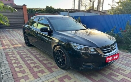 Honda Accord IX рестайлинг, 2013 год, 1 300 000 рублей, 24 фотография
