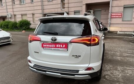 Toyota RAV4, 2018 год, 2 230 000 рублей, 9 фотография