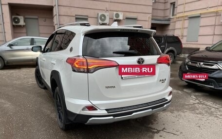 Toyota RAV4, 2018 год, 2 230 000 рублей, 6 фотография