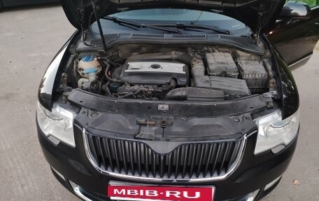 Skoda Superb III рестайлинг, 2011 год, 960 000 рублей, 23 фотография