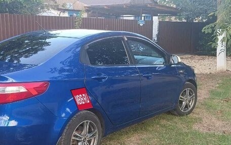 KIA Rio III рестайлинг, 2013 год, 1 100 000 рублей, 2 фотография