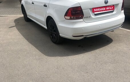 Volkswagen Polo VI (EU Market), 2016 год, 945 000 рублей, 2 фотография