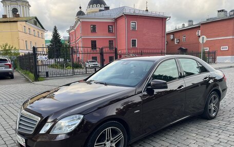 Mercedes-Benz E-Класс, 2011 год, 1 380 000 рублей, 4 фотография