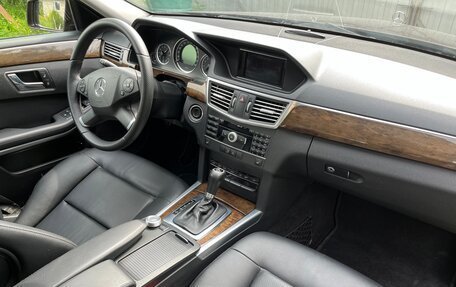 Mercedes-Benz E-Класс, 2011 год, 1 380 000 рублей, 12 фотография