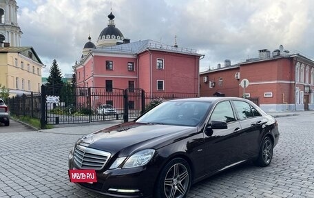 Mercedes-Benz E-Класс, 2011 год, 1 380 000 рублей, 3 фотография
