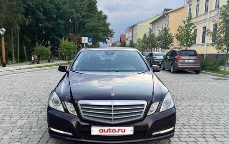 Mercedes-Benz E-Класс, 2011 год, 1 380 000 рублей, 2 фотография