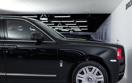 Rolls-Royce Cullinan, 2020 год, 28 490 000 рублей, 34 фотография