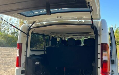 Renault Trafic, 2017 год, 1 570 000 рублей, 8 фотография