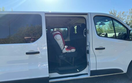 Renault Trafic, 2017 год, 1 570 000 рублей, 7 фотография