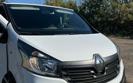 Renault Trafic, 2017 год, 1 570 000 рублей, 2 фотография