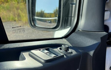 Renault Trafic, 2017 год, 1 570 000 рублей, 15 фотография