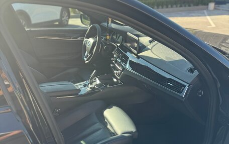 BMW 5 серия, 2019 год, 2 850 000 рублей, 14 фотография