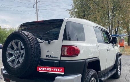 Toyota FJ Cruiser, 2022 год, 4 050 000 рублей, 6 фотография