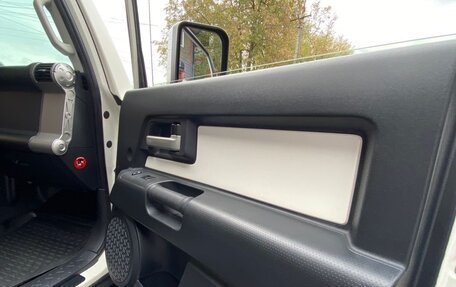 Toyota FJ Cruiser, 2022 год, 4 050 000 рублей, 13 фотография