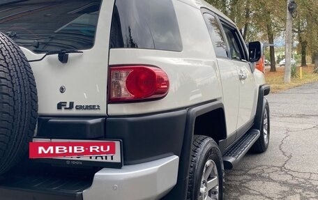 Toyota FJ Cruiser, 2022 год, 4 050 000 рублей, 9 фотография