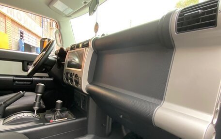 Toyota FJ Cruiser, 2022 год, 4 050 000 рублей, 14 фотография